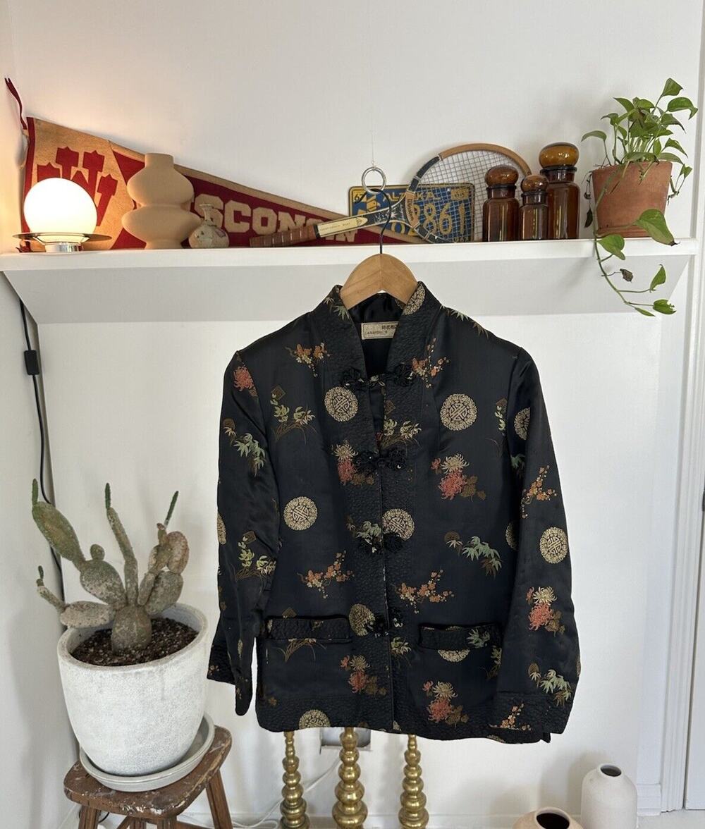VTG Traditional Silk Asian Button Closure Jacket Medium